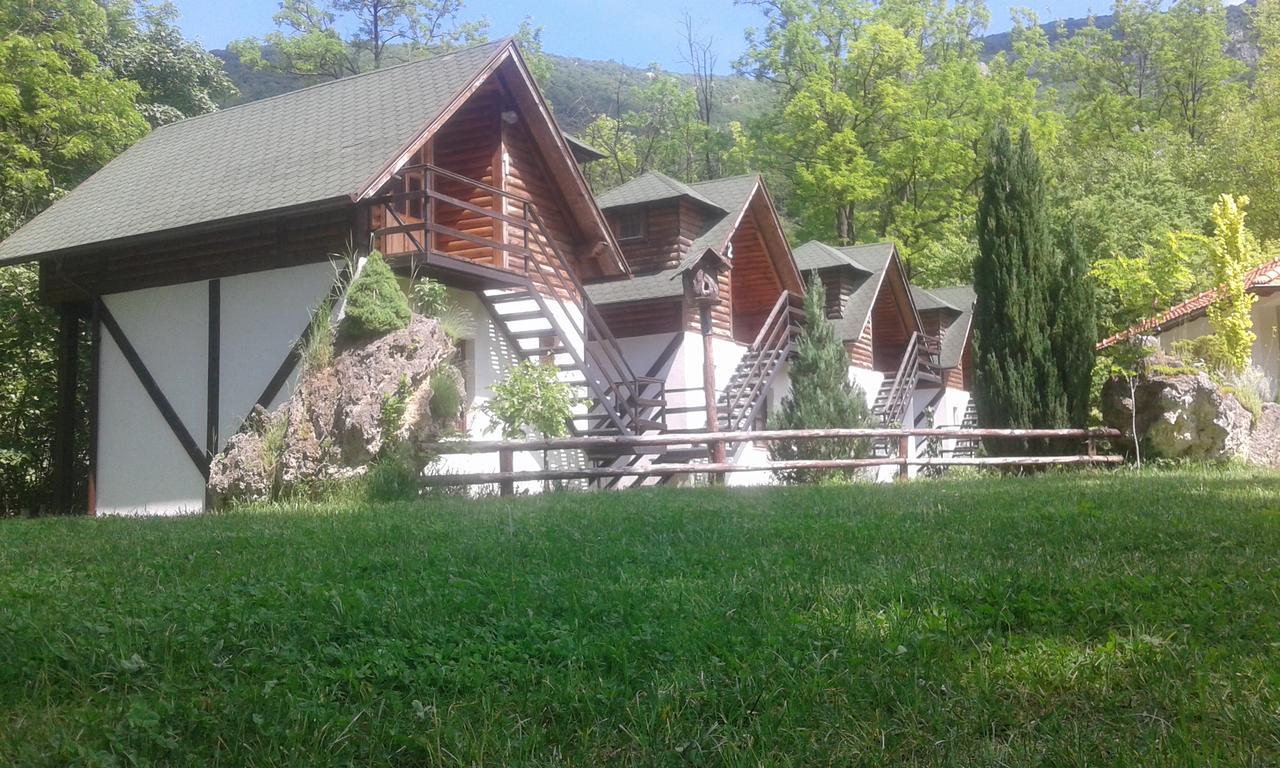 Vodopad Lisine Bed & Breakfast Strmosten Exterior photo